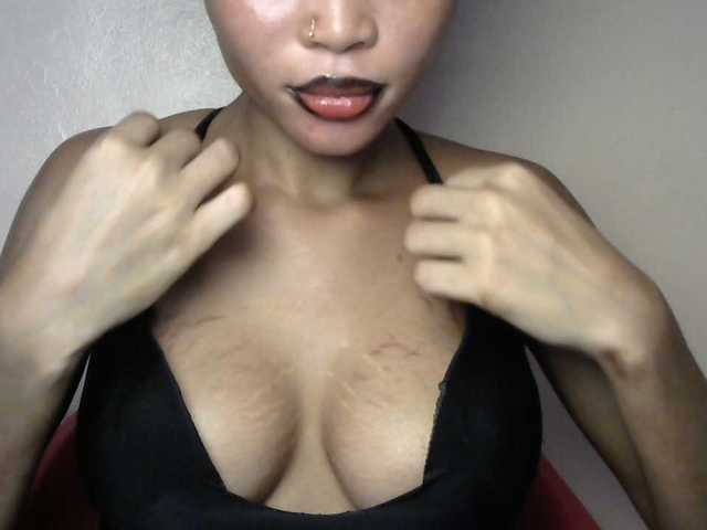 Sluttybitch1 live cam on BongaCams