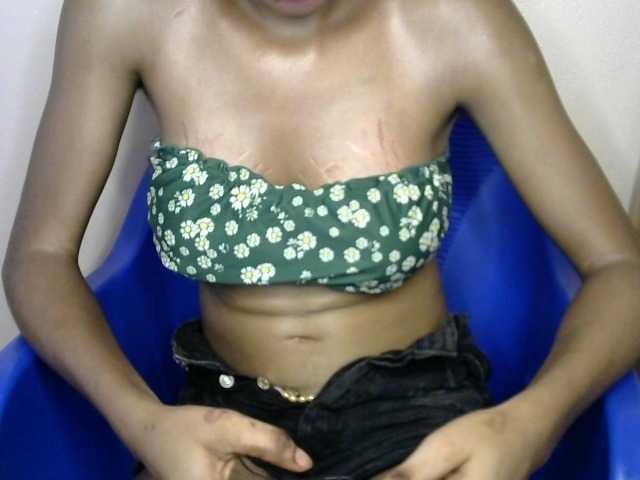 Sluttybitch1 live cam on BongaCams