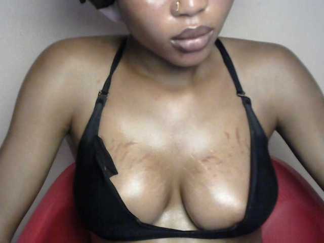 Sluttybitch1 live cam on BongaCams