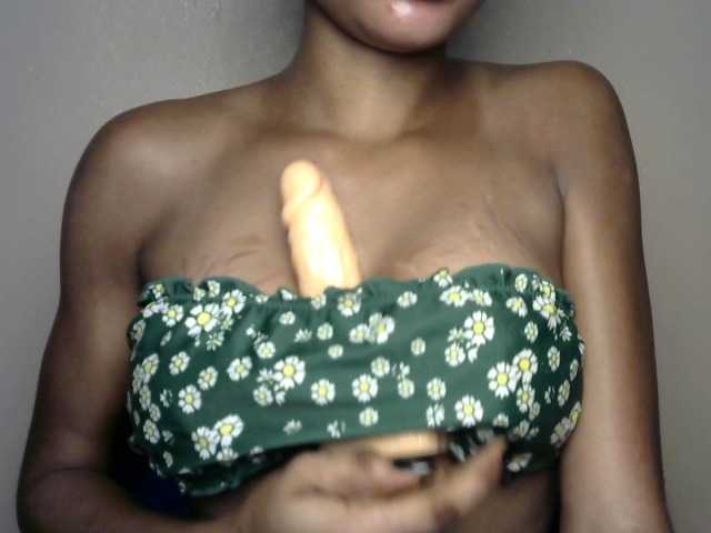 Sluttybitch1 live cam on BongaCams