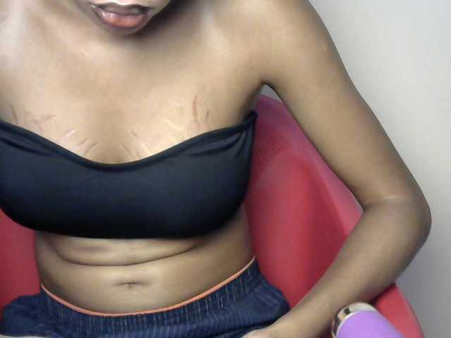 Sluttybitch1 live cam on BongaCams