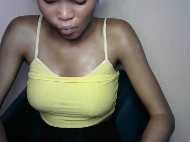 Sluttybitch1 live cam on BongaCams