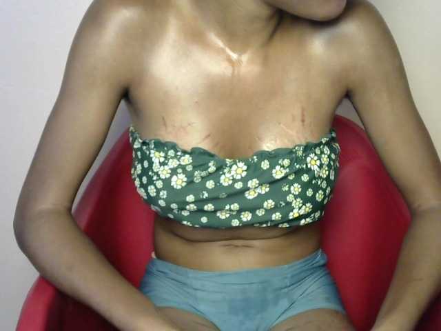 Sluttybitch1 live cam on BongaCams