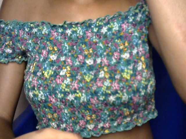 Sluttybitch1 live cam on BongaCams