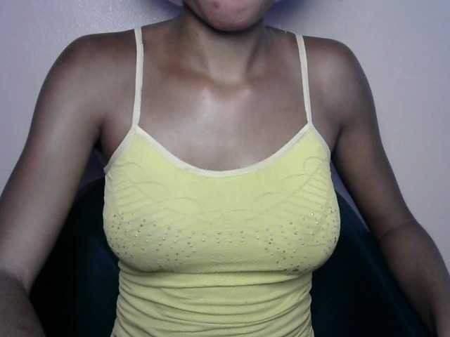 Sluttybitch1 live cam on BongaCams