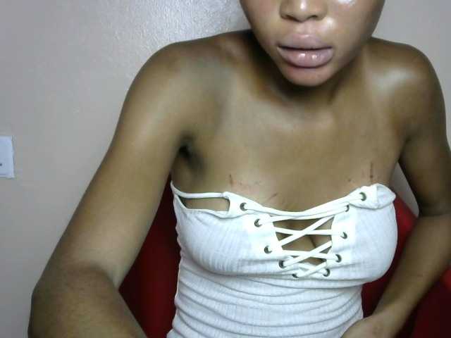 Sluttybitch1 live cam on BongaCams