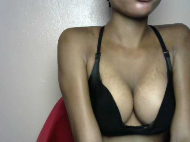 Sluttybitch1 live cam on BongaCams