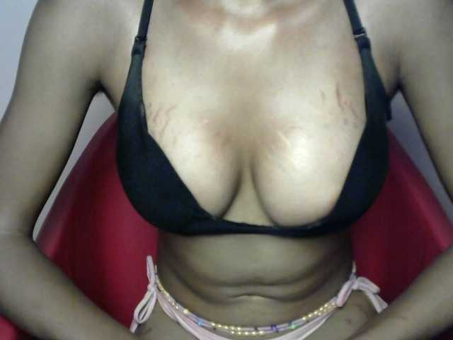 Sluttybitch1 live cam on BongaCams