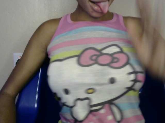 Sluttybitch1 live cam on BongaCams