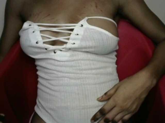 Sluttybitch1 live cam on BongaCams