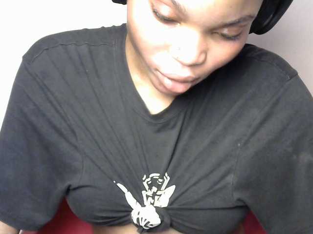 Sluttybitch1 live cam on BongaCams