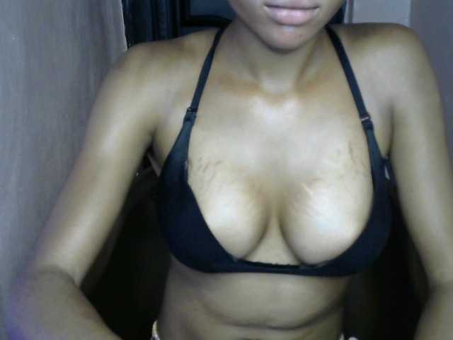 Sluttybitch1 live cam on BongaCams