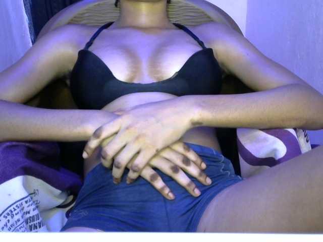 Sluttybitch1 live cam on BongaCams
