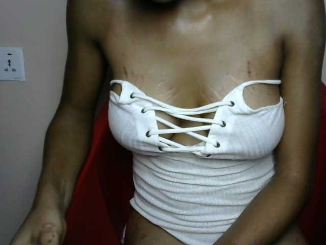 Sluttybitch1 live cam on BongaCams