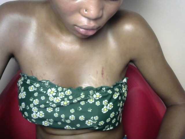 Sluttybitch1 live cam on BongaCams