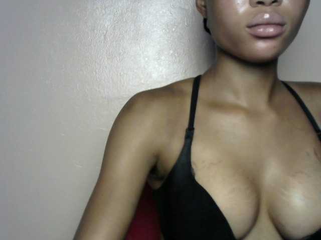 Sluttybitch1 live cam on BongaCams