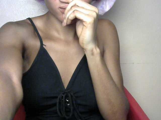 Sluttybitch1 live cam on BongaCams