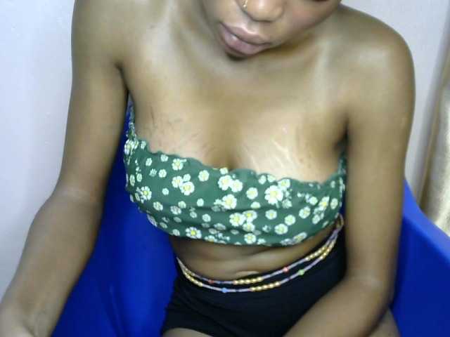 Sluttybitch1 live cam on BongaCams