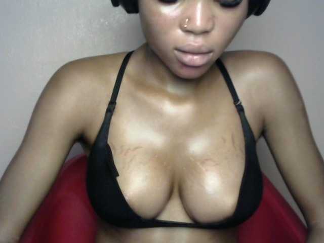 Sluttybitch1 live cam on BongaCams