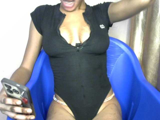 Sluttybitch1 live cam on BongaCams