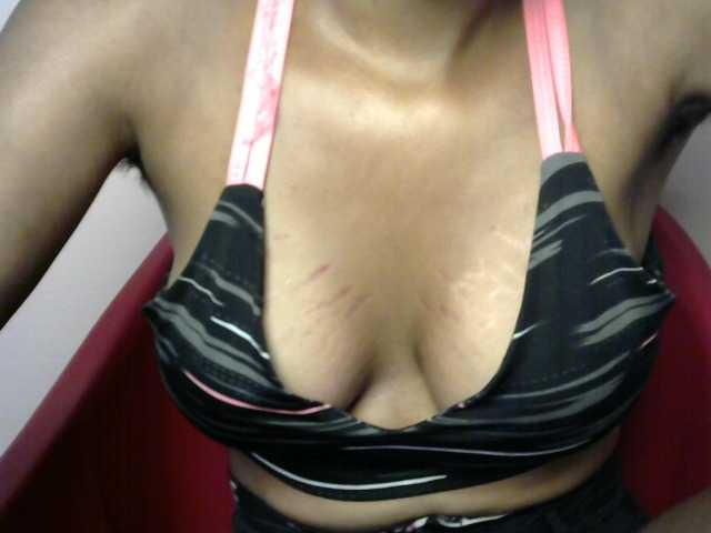 Sluttybitch1 live cam on BongaCams