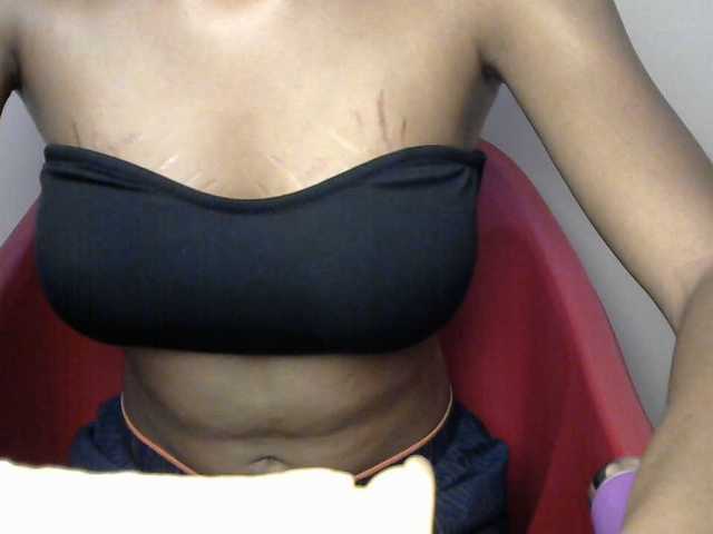 Sluttybitch1 live cam on BongaCams