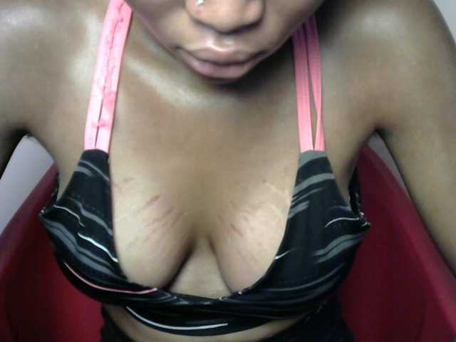 Sluttybitch1 live cam on BongaCams