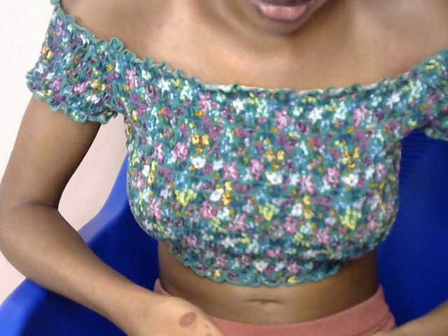Sluttybitch1 live cam on BongaCams