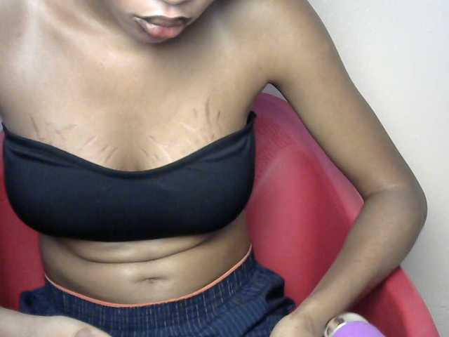 Sluttybitch1 live cam on BongaCams