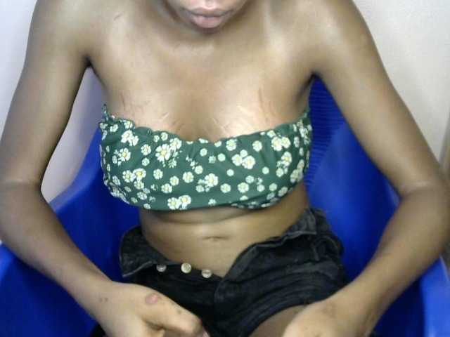 Sluttybitch1 live cam on BongaCams