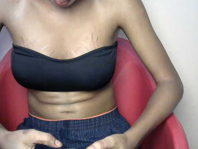 Sluttybitch1 live cam on BongaCams