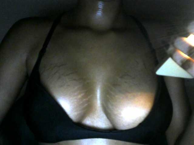 Sluttybitch1 live cam on BongaCams