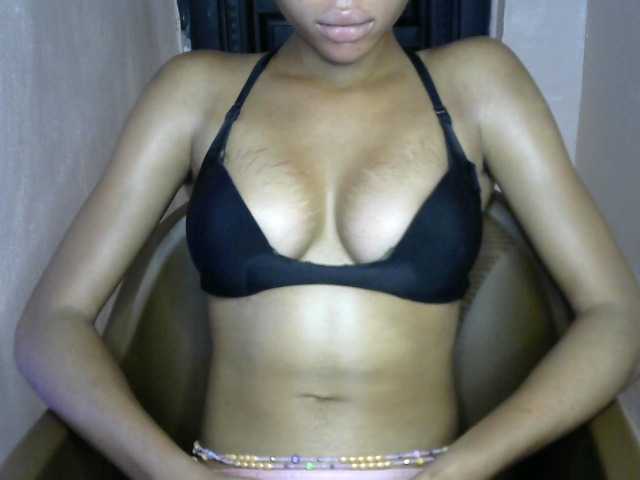 Sluttybitch1 live cam on BongaCams