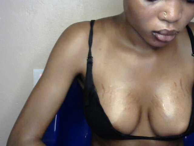 Sluttybitch1 live cam on BongaCams