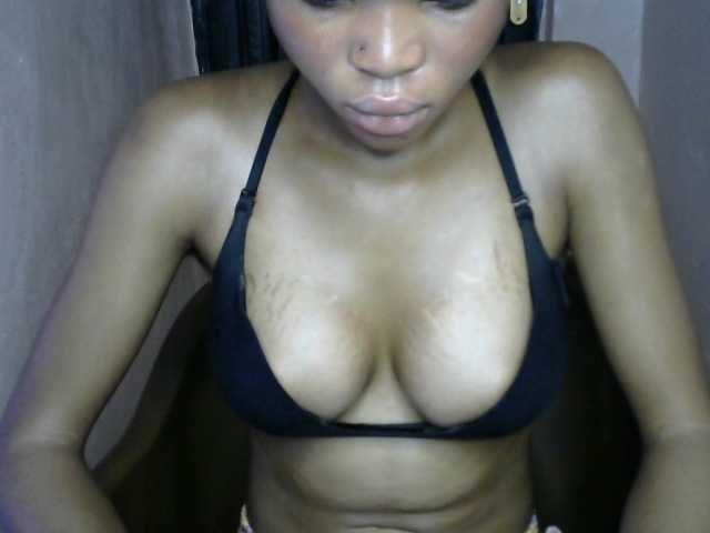 Sluttybitch1 live cam on BongaCams