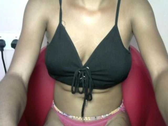 Sluttybitch1 live cam on BongaCams