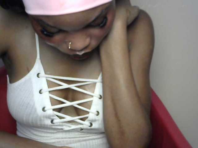Sluttybitch1 live cam on BongaCams