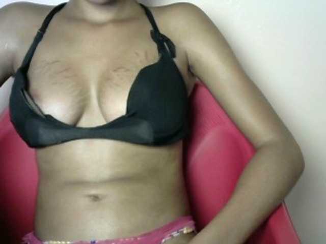 Sluttybitch1 live cam on BongaCams