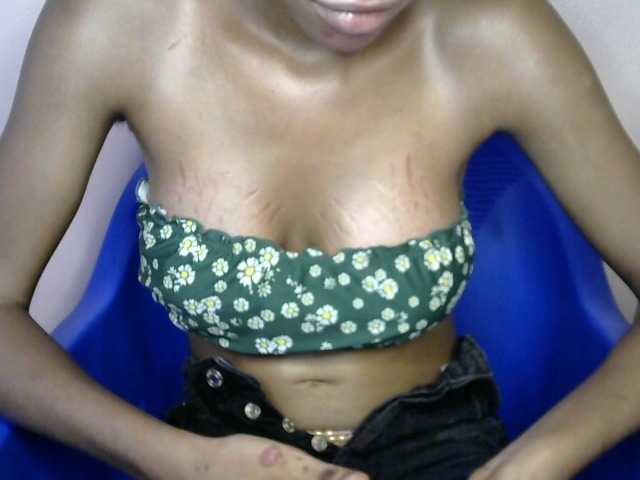 Sluttybitch1 live cam on BongaCams
