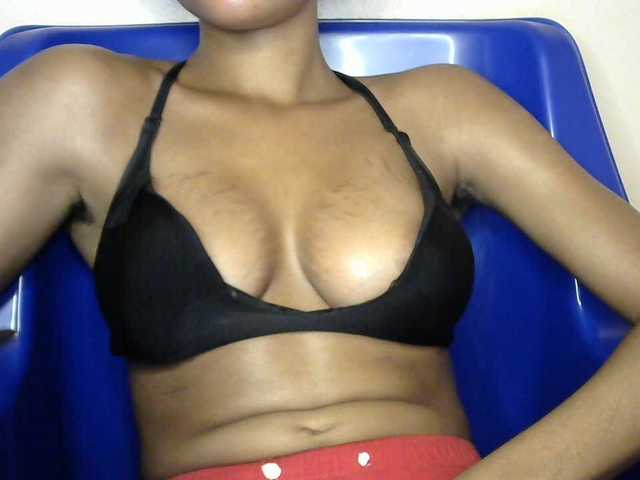 Sluttybitch1 live cam on BongaCams