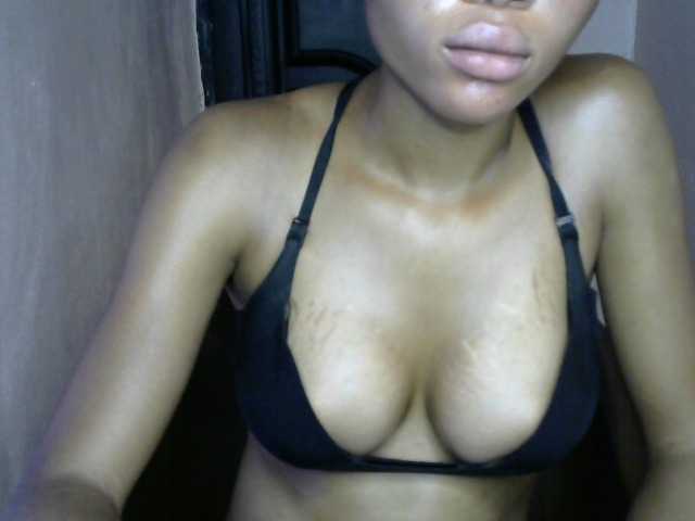 Sluttybitch1 live cam on BongaCams