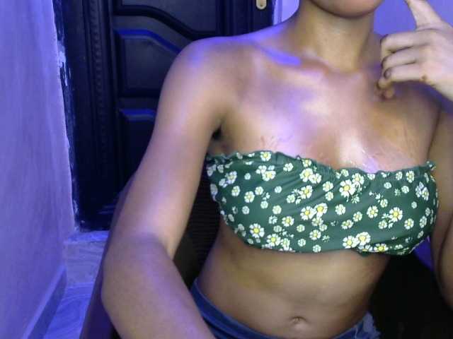 Sluttybitch1 live cam on BongaCams