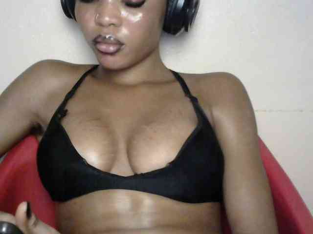 Sluttybitch1 webcam