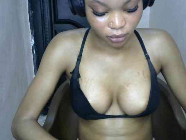 Sluttybitch1 webcam