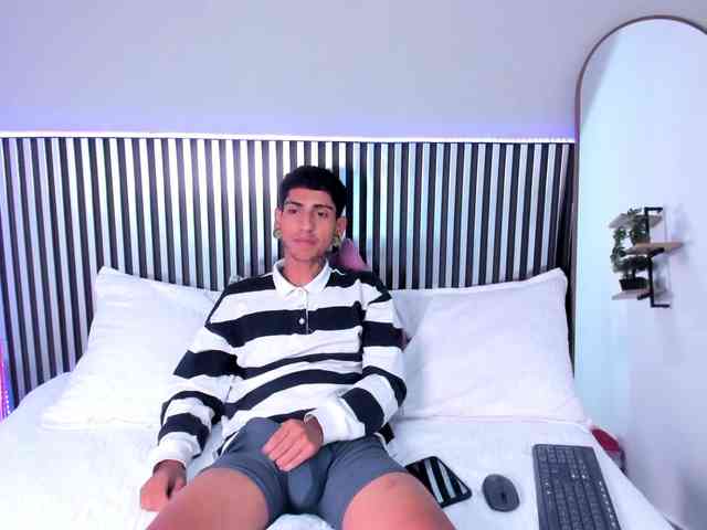 AlessandroBlake Sex Cam Show