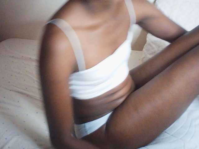 Suzyb live cam on UnifiedCams