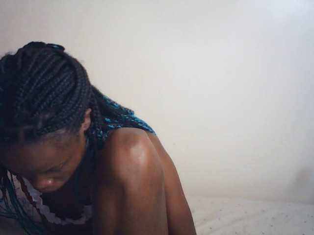Suzyb live cam on BongaCams