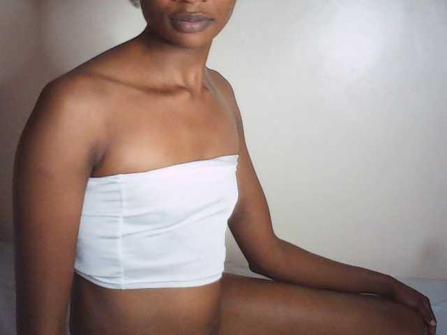 Suzyb live cam on BongaCams