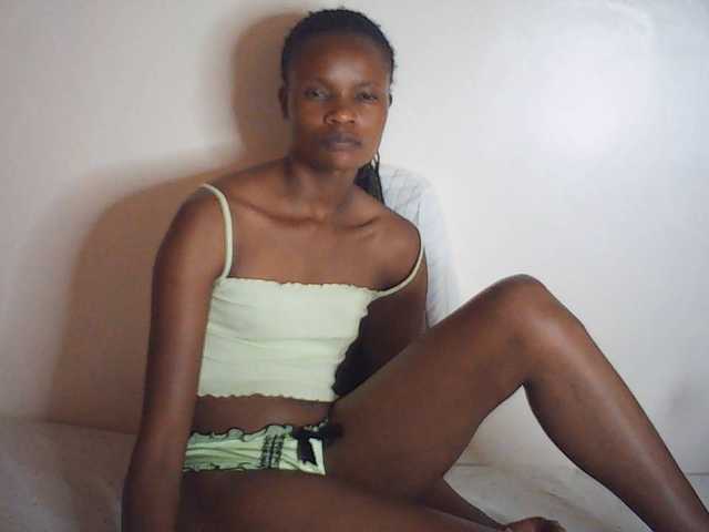 Suzyb live webcam show