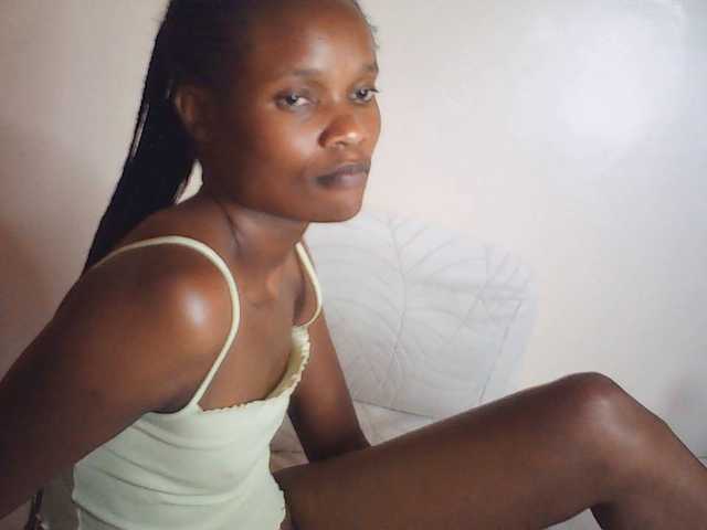 Suzyb live cam on BongaCams